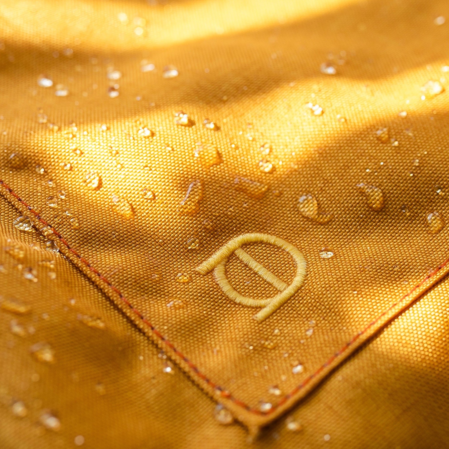 Wickelrucksack mit einer Außenhaut aus wasserabweisender Cordura. 