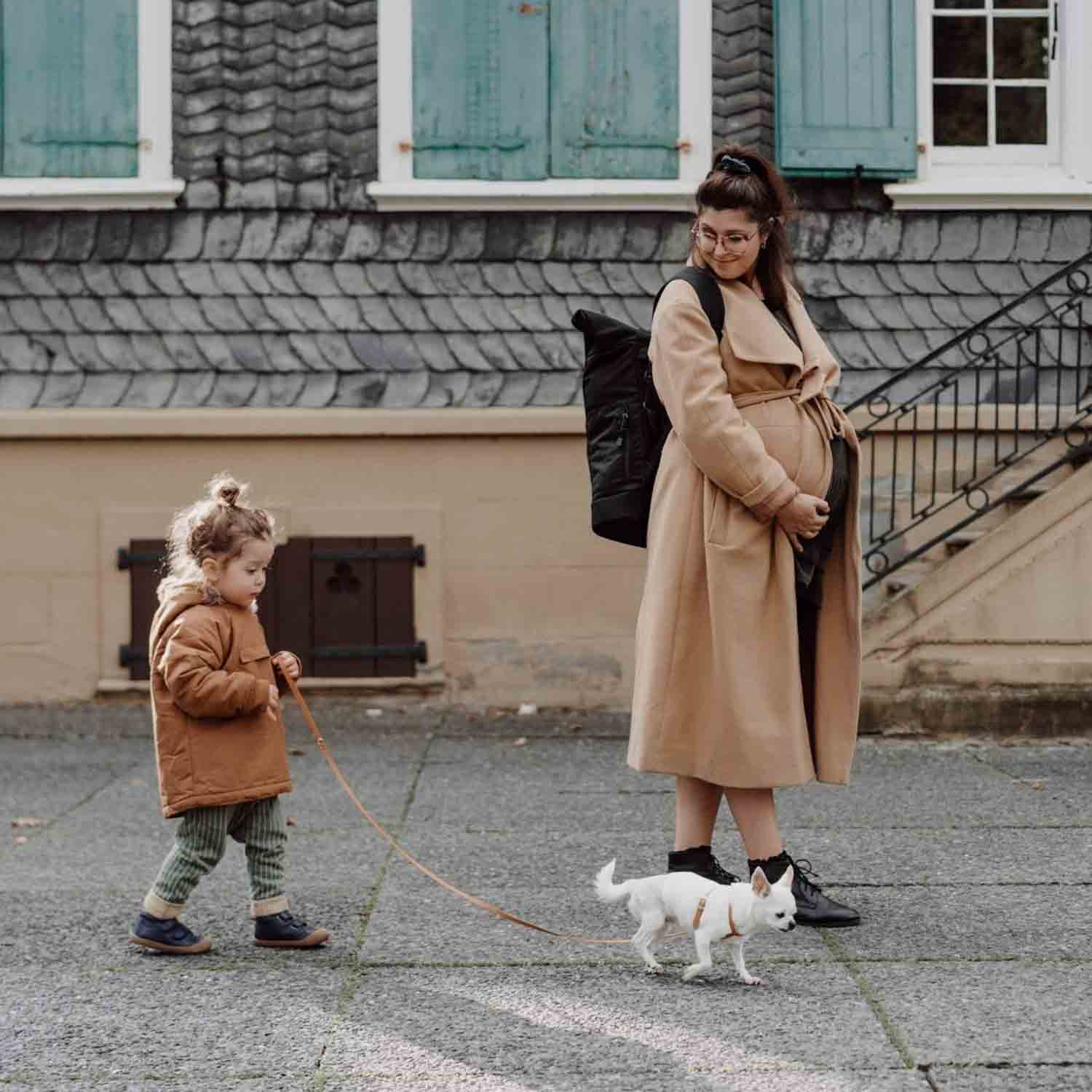 Großer Wickelrucksack Hugo schwarz nachhaltig